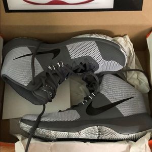 BRAND NEW Nike Air Precision Basketball Shoes